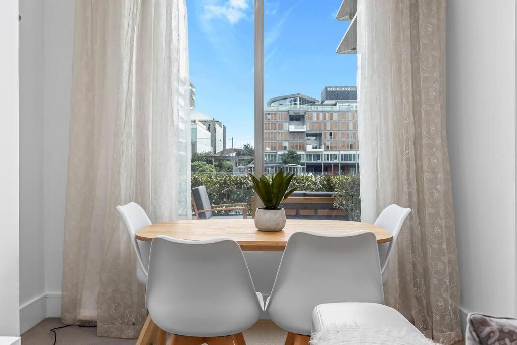 Appartement Elegant & Sunny Living With Stunning Marina Views à Auckland Extérieur photo
